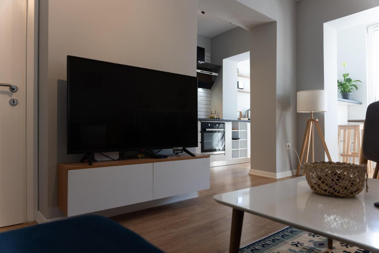 City Center Apartment Tirana Exteriör bild
